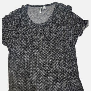 ELLE Shirt Womens Large Black White Geometric Short Sleeve Stretch Top Patterned
